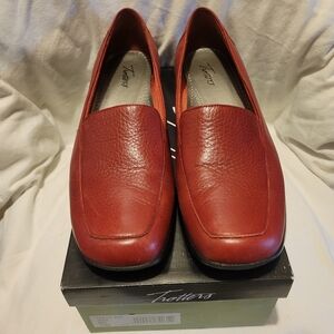 Trotters Jenn red loafers, sz 13